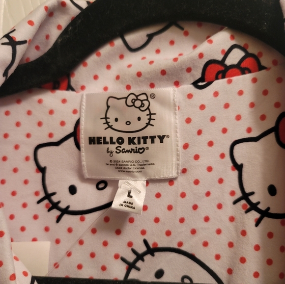 Hello Kitty Pajama Set Pink Shorts Button Front Top Large Retail $58 New - Picture 6 of 11